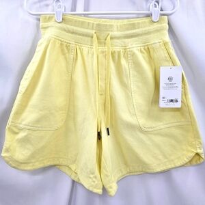 NWT Athleta Women's Farallon‎ Midi Short Yellow Size Small Cotton Blend Pockets.